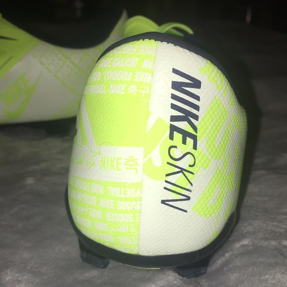 NIKE skin phantom VNM k-lite w/ strike grip - Picture 8 of 9